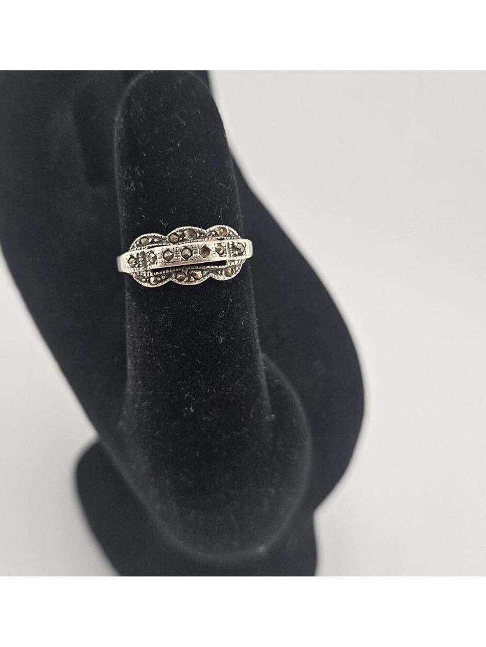 Sterling Silver Vintage Style Ring with Intricate Detailing, Size 7